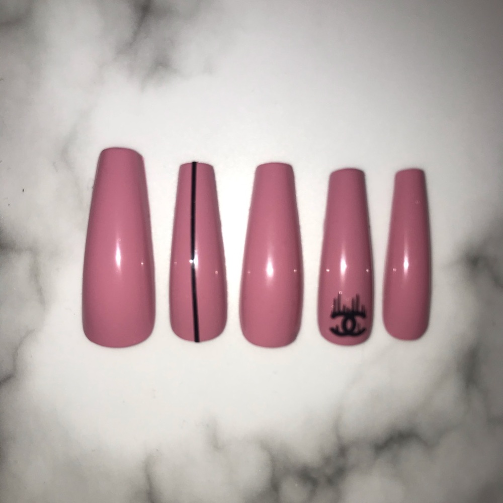 GEL- MUAVE/BLACK press on nails